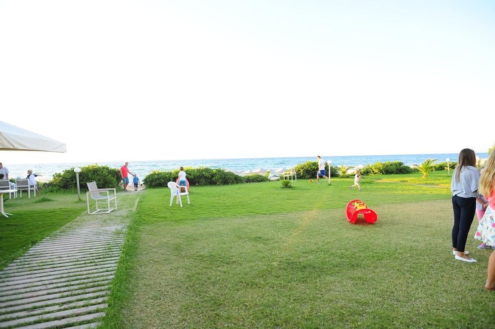 Maravel Star Art Hotel Adelianos Kampos Exterior photo