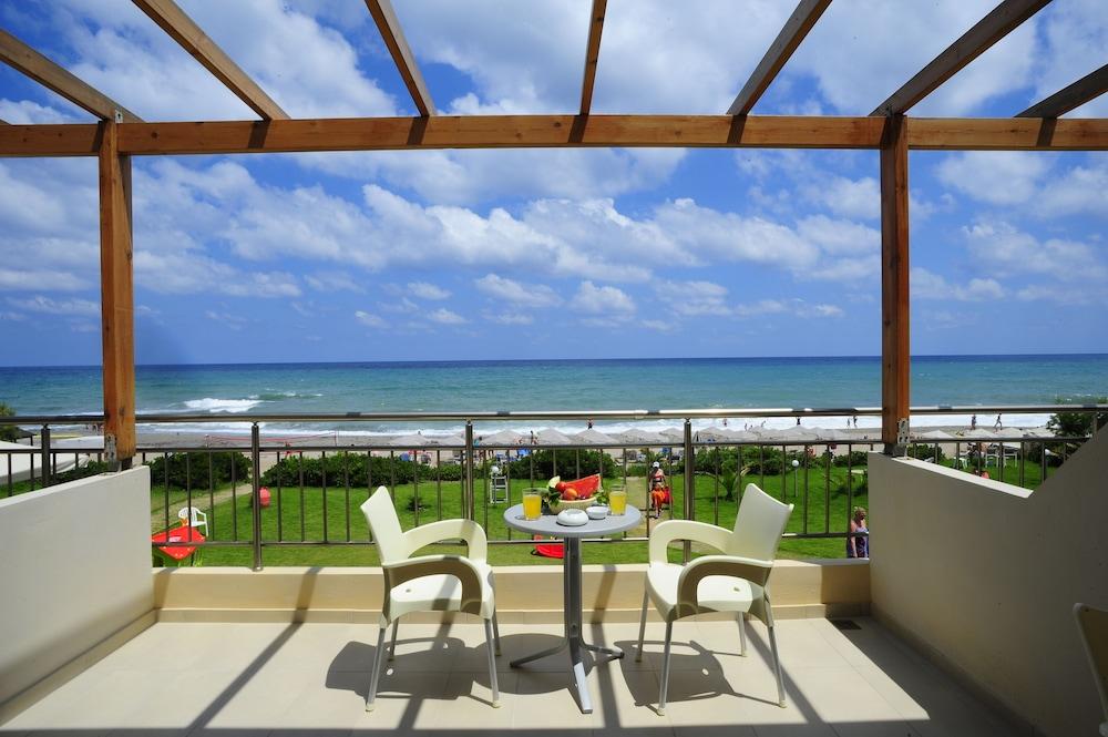 Maravel Star Art Hotel Adelianos Kampos Exterior photo